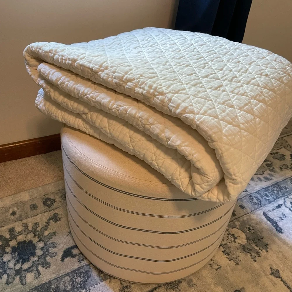 NWOT Restoration Hardware Kids Linen-Cotton Diamond Quilt - Cream